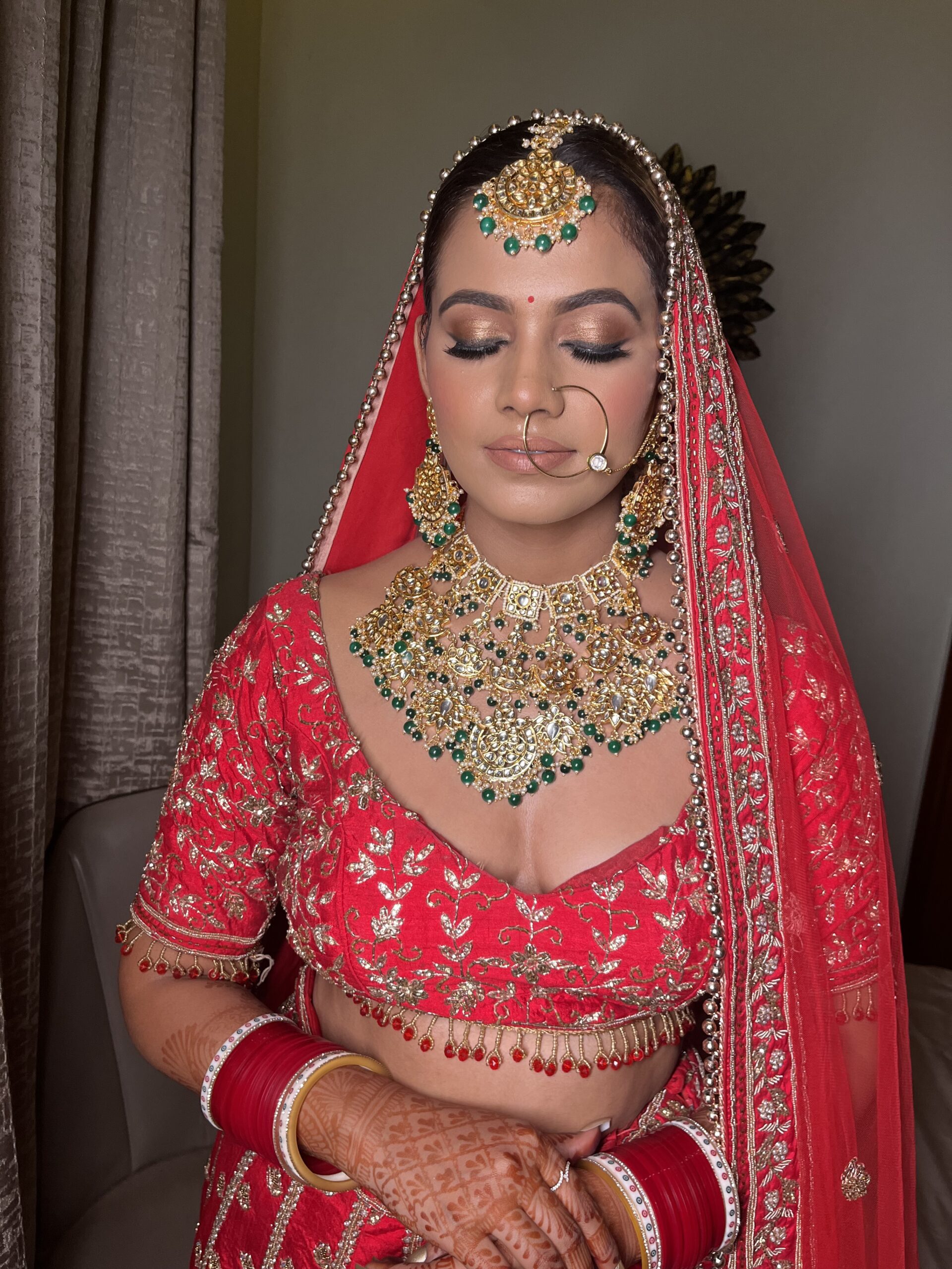 Looking for a Makeup Artist in Delhi? Here’s Everything You Need to Know! 💄✨
